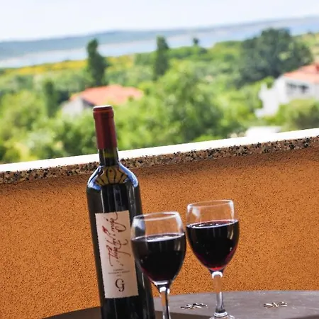 Carnizza Apartment *