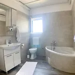 Carnizza Apartment *
