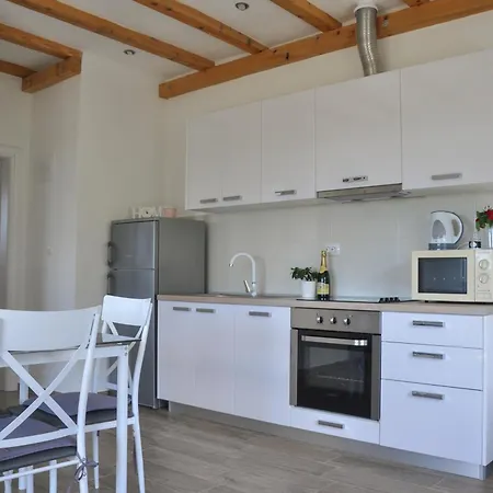 Carnizza Apartment *